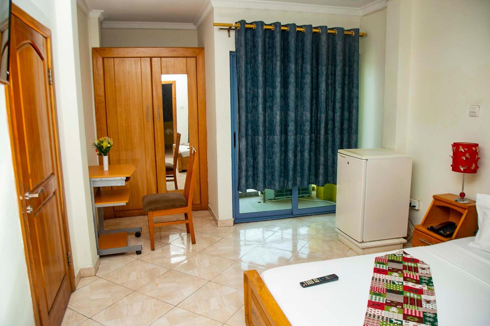 Brookvale Hotel Weija Экстерьер фото