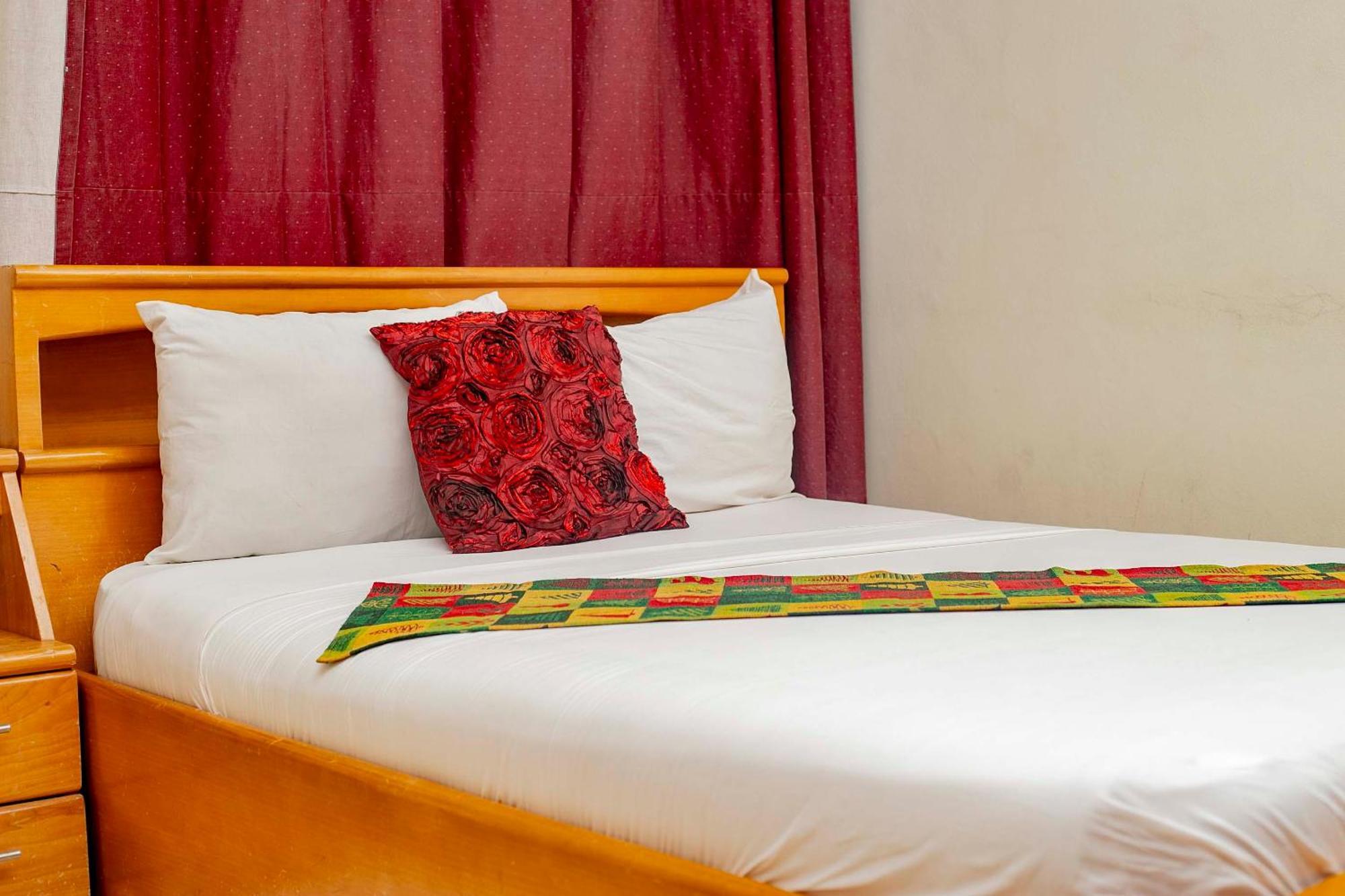 Brookvale Hotel Weija Экстерьер фото